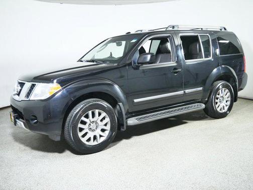 2012 Nissan Pathfinder LE