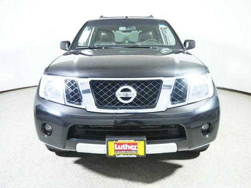2012 Nissan Pathfinder LE