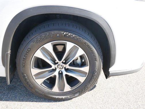 2020 Toyota Highlander Hybrid XLE