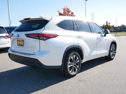 2020 Toyota Highlander Hybrid XLE
