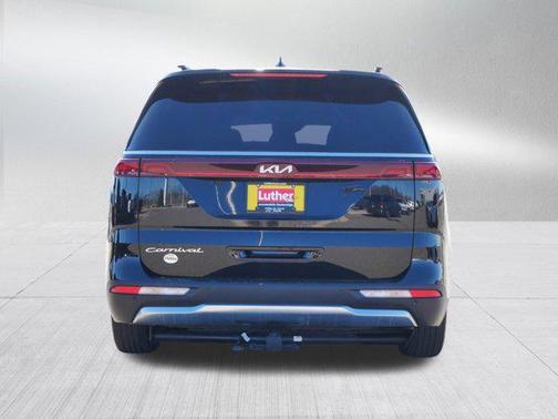 2022 Kia Carnival SX