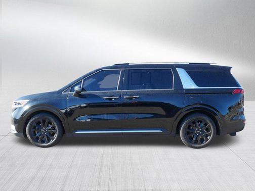2022 Kia Carnival SX