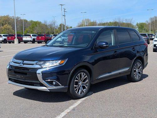 Cosmic Blue Metallic 2017 Mitsubishi Outlander SE