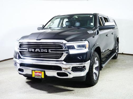 Diamond Black Crystal Pearlcoat 2019 RAM 1500 Laramie