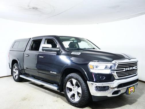 Diamond Black Crystal Pearlcoat 2019 RAM 1500 Laramie