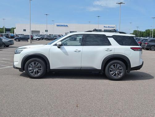 Pearl White Tricoat 2023 Nissan Pathfinder SV 4WD