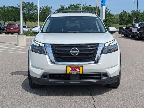 Pearl White Tricoat 2023 Nissan Pathfinder SV 4WD