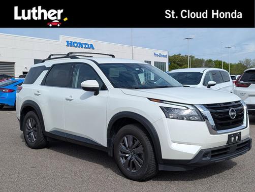 Pearl White Tricoat 2023 Nissan Pathfinder SV 4WD