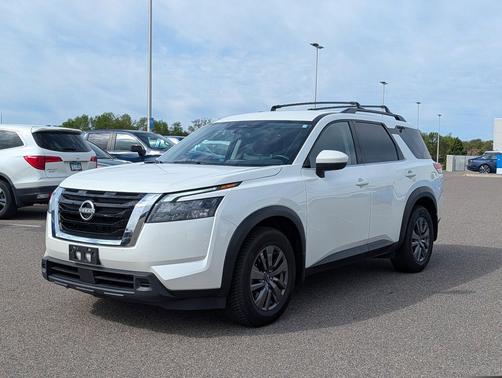 Pearl White Tricoat 2023 Nissan Pathfinder SV 4WD
