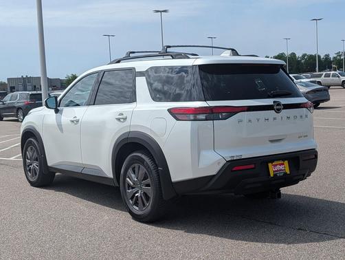 Pearl White Tricoat 2023 Nissan Pathfinder SV 4WD