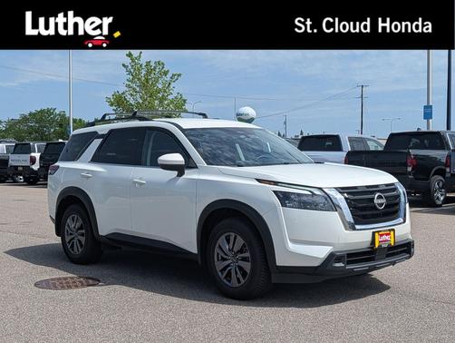 Pearl White Tricoat 2023 Nissan Pathfinder SV 4WD