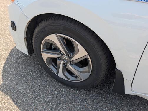 White Orchid Pearl 2019 Honda Insight EX