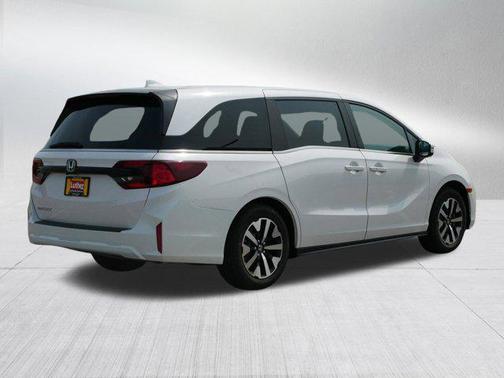 Platinum White Pearl 2026 Honda Odyssey EX-L