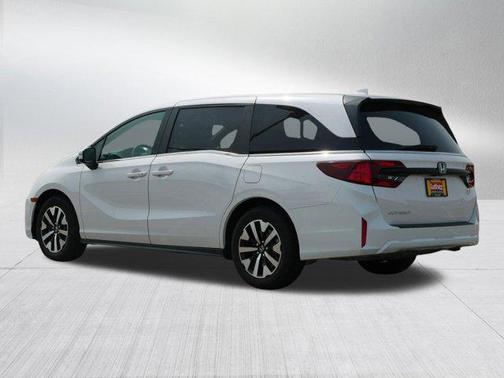Platinum White Pearl 2026 Honda Odyssey EX-L