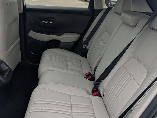 Platinum White Pearl 2027 Honda HR-V EX-L