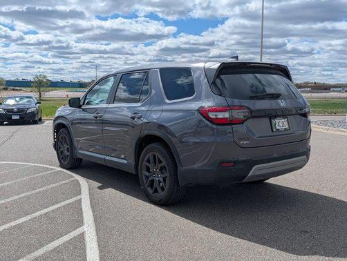 Modern Steel Metallic 2024 Honda Pilot EX-L 7 Passenger