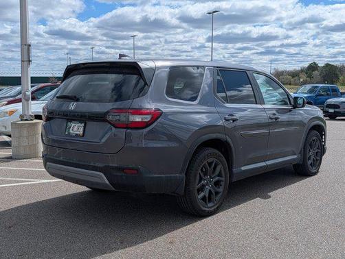 Modern Steel Metallic 2024 Honda Pilot EX-L 7 Passenger