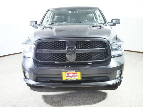 2017 RAM 1500 Night Crew Cab 4x4 6'4' Box