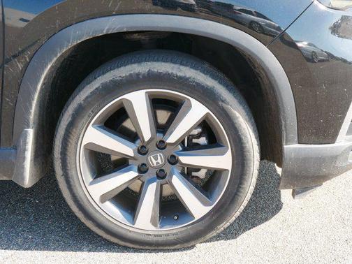 2023 Honda Pilot Touring 8-Passenger