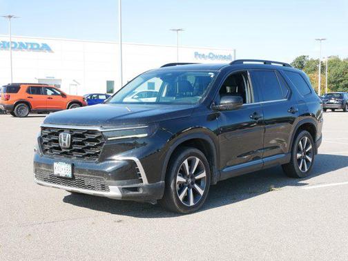 2023 Honda Pilot Touring 8-Passenger