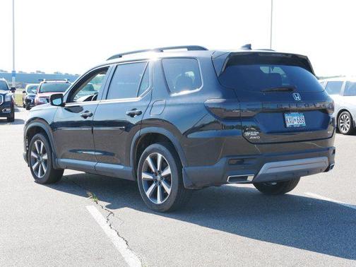 2023 Honda Pilot Touring 8-Passenger