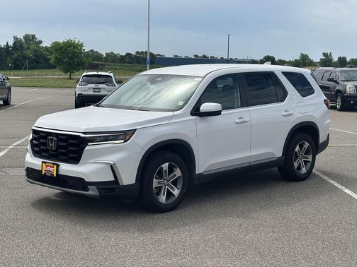 Platinum White Pearl 2024 Honda Pilot EX-L 7 Passenger