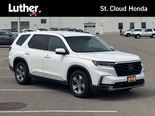 Platinum White Pearl 2024 Honda Pilot EX-L 7 Passenger