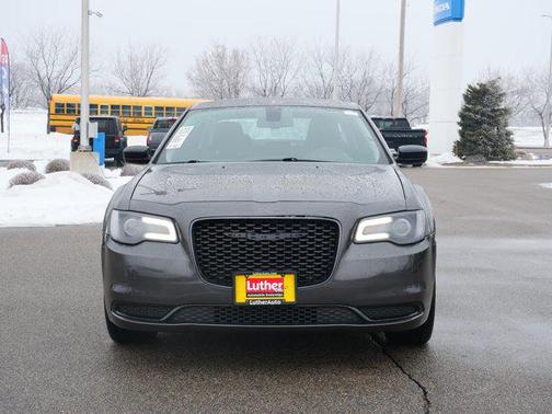 2022 Chrysler 300 Touring