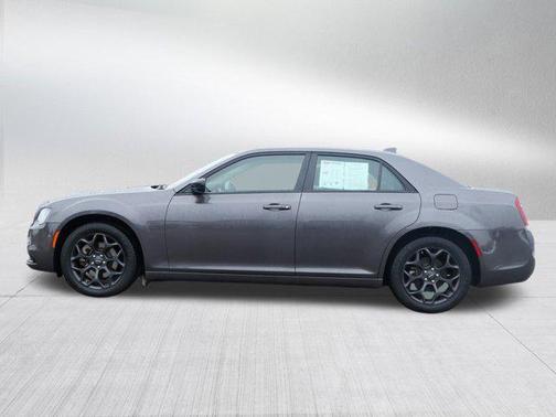 2022 Chrysler 300 Touring