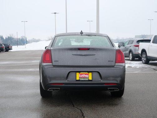 2022 Chrysler 300 Touring