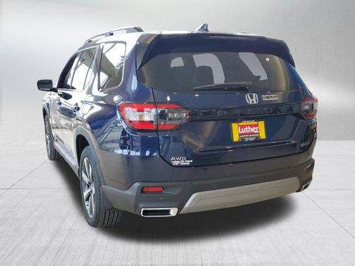 2025 Honda Pilot Touring 8-Passenger