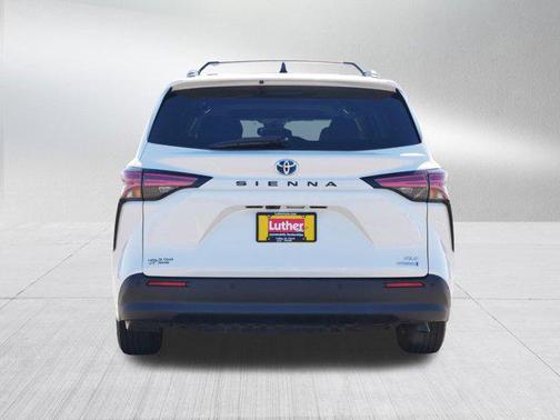2021 Toyota Sienna XLE 7 Passenger