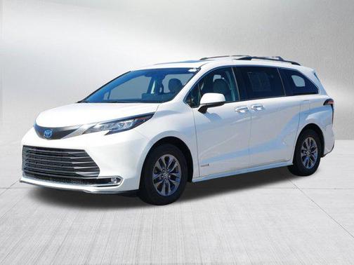 2021 Toyota Sienna XLE 7 Passenger
