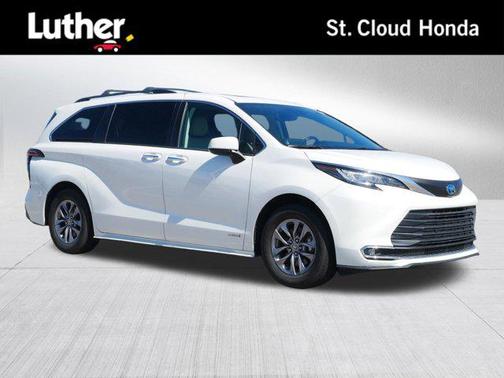 2021 Toyota Sienna XLE 7 Passenger