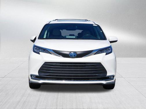 2021 Toyota Sienna XLE 7 Passenger