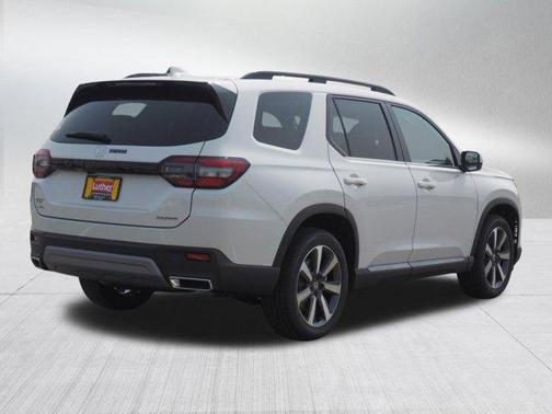 2025 Honda Pilot Touring 8-Passenger