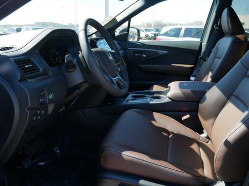 Crystal Black Pearl 2026 Honda Ridgeline RTL