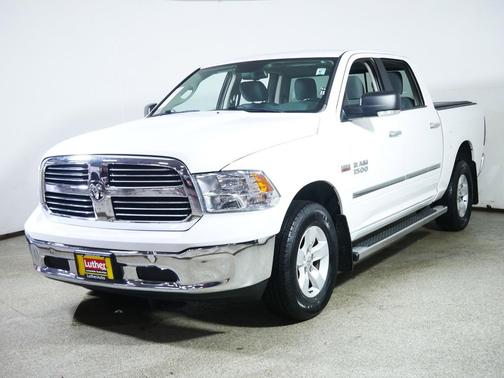 Bright White Clearcoat 2017 RAM 1500 SLT