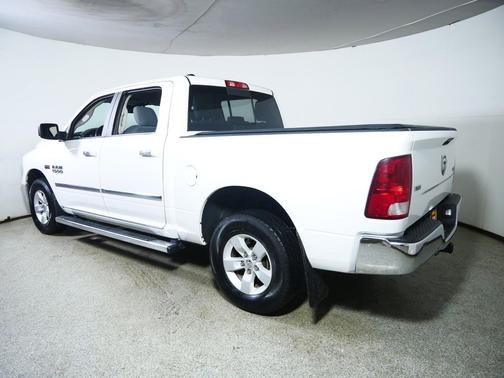 Bright White Clearcoat 2017 RAM 1500 SLT