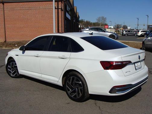 Opal White Pearl 2024 Volkswagen Jetta 1.5T SEL