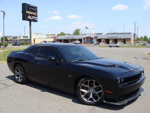 Pitch Black Clearcoat 2017 Dodge Challenger R/T