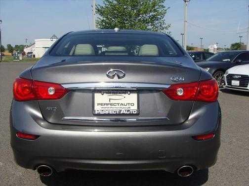 2015 INFINITI Q50 Premium