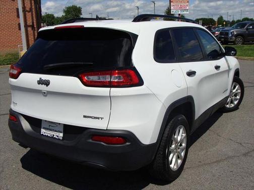 2017 Jeep Cherokee Sport