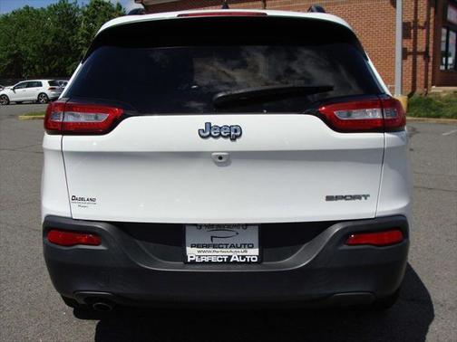 2017 Jeep Cherokee Sport