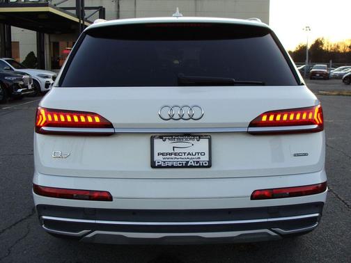 2021 Audi Q7 45 Premium Plus