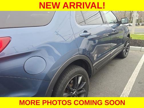 Blue Metallic 2018 Ford Explorer XLT