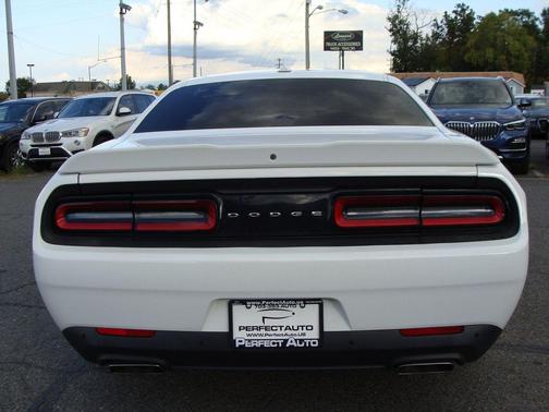 2015 Dodge Challenger R/T Plus