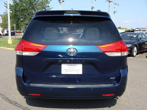 2011 Toyota Sienna XLE
