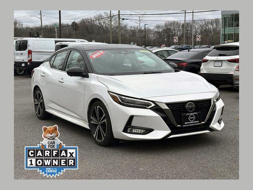 Aspen White Tricoat/Super Black 2023 Nissan Sentra SR