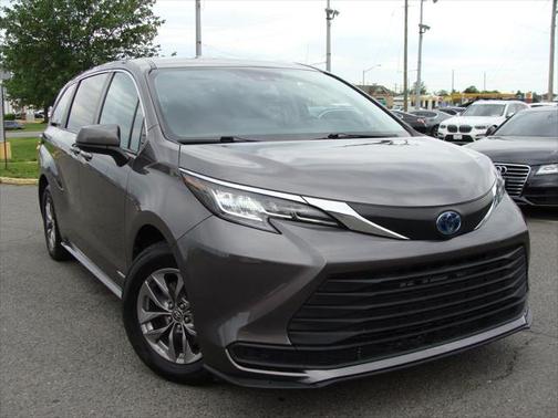 2021 Toyota Sienna LE